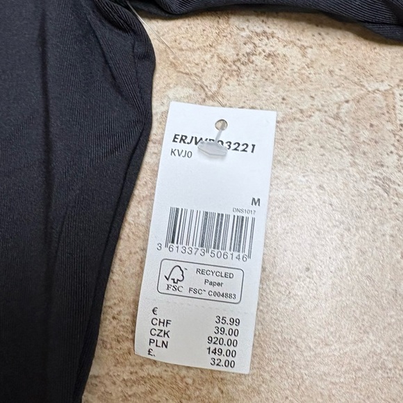 Roxy Black Rash Guard with Logo - Picture 2 of 2